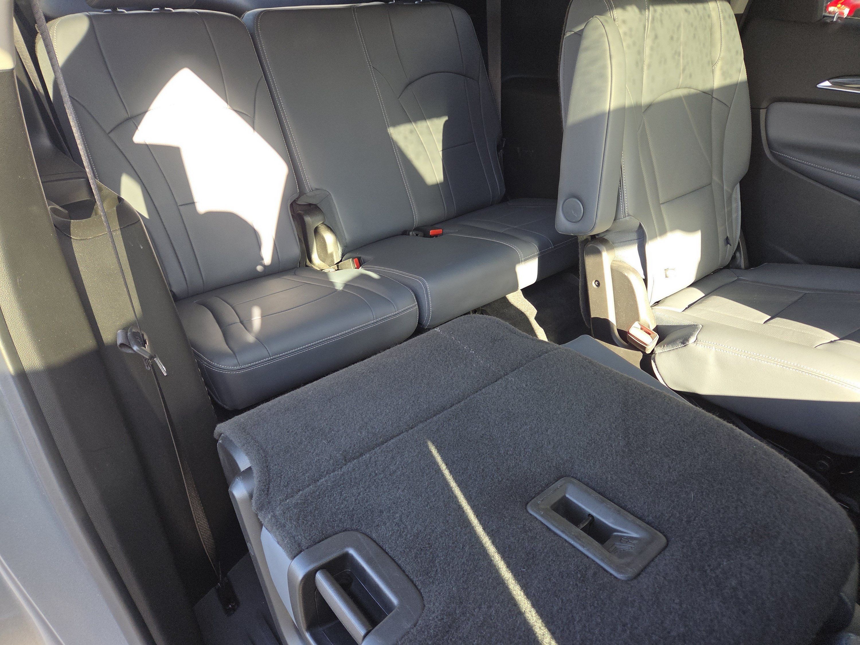 Used 2021 Buick Enclave Premium w/ Sun and Sites Package AWD/4WD image 5