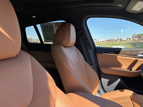 Certified 2025 BMW X4 xDrive30i image 35