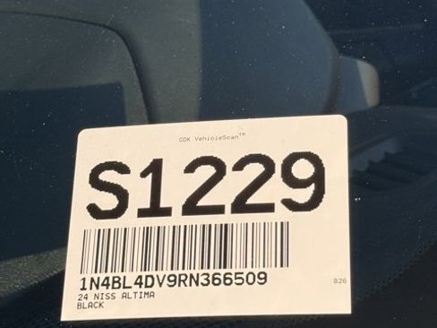 Used 2024 Nissan Altima 2.5 SV image 35