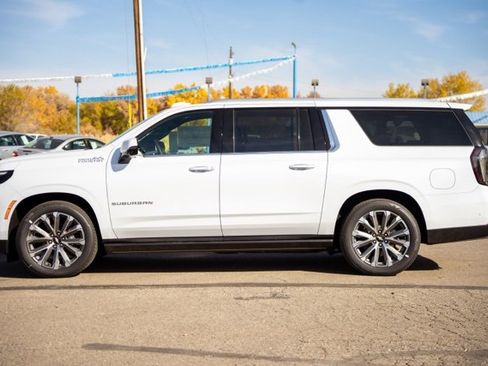 New 2026 Chevrolet Suburban High Country image 9