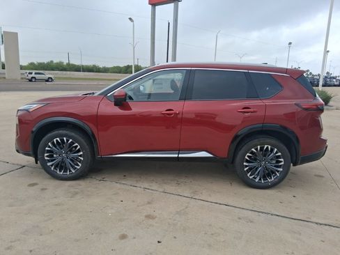 New 2026 Nissan Rogue Platinum w/ Platinum Premium Package AWD/4WD image 4