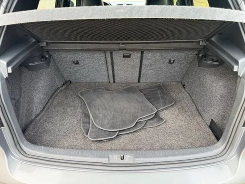 Used 2011 Volkswagen Golf 4-Door FWD image 31