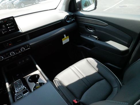 Certified 2026 Honda Pilot Elite image 11