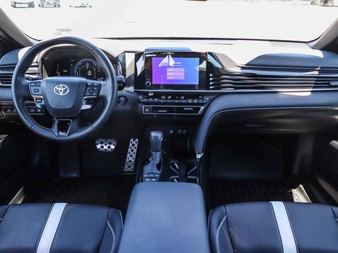 Certified 2025 Toyota Camry SE FWD image 15
