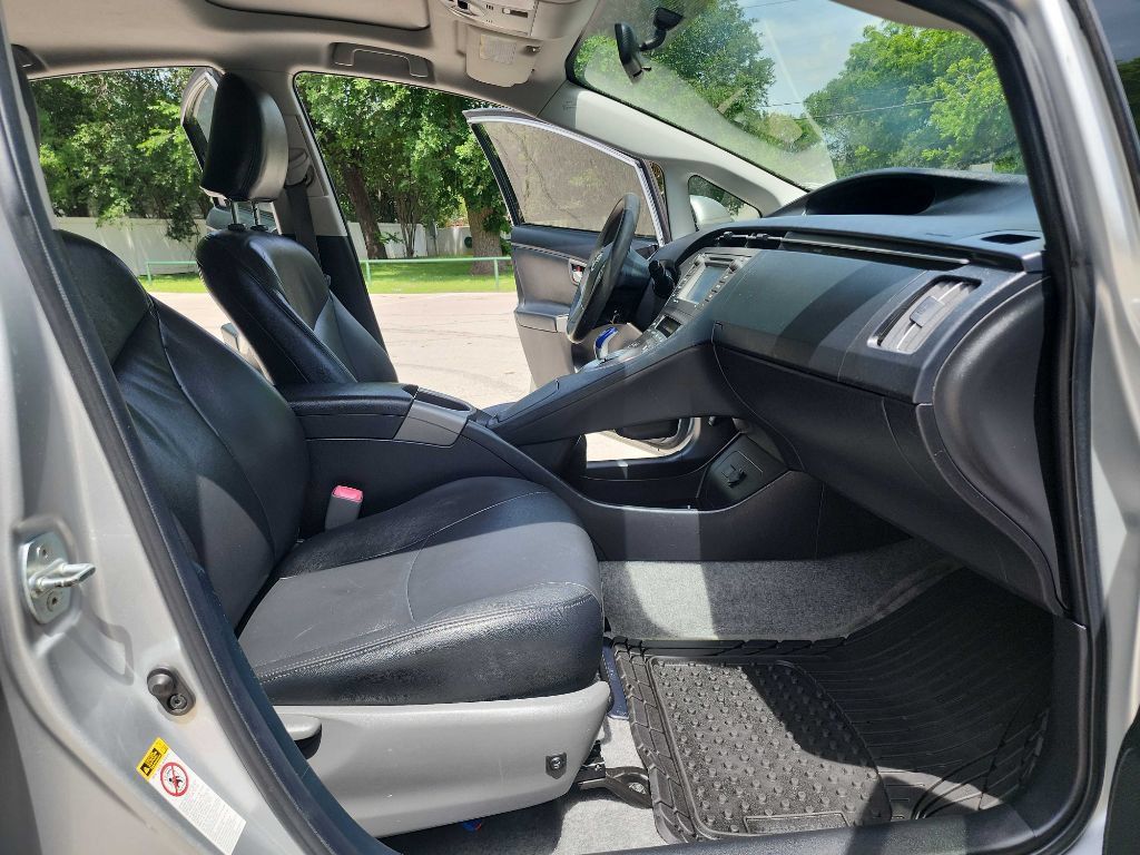 Used 2012 Toyota Prius Three w/ Solar Roof Pkg FWD image 35