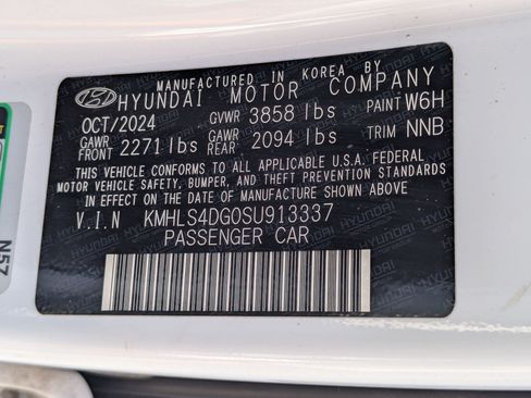 Certified 2025 Hyundai Elantra SEL FWD image 38