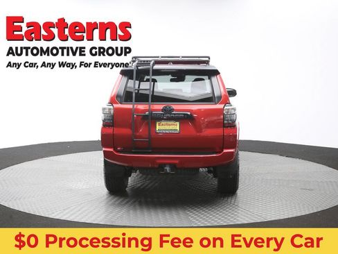 Used 2021 Toyota 4Runner Venture w/ Moonroof Package AWD/4WD image 38