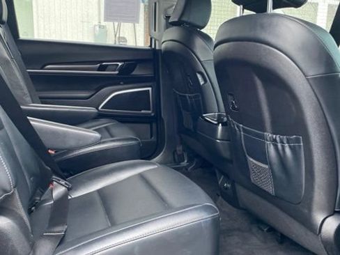 Used 2023 Kia Telluride S image 23