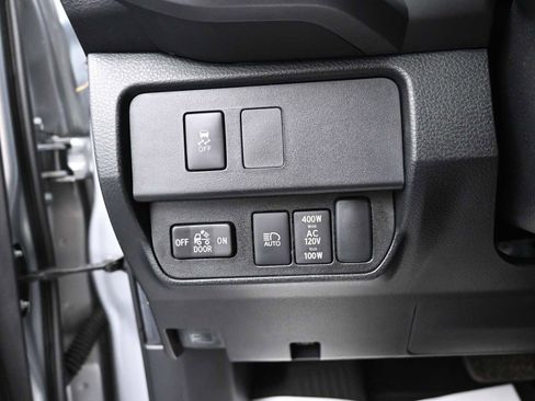 Used 2023 Toyota Tacoma TRD Off-Road image 9