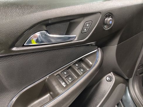 Used 2017 Chevrolet Cruze LT image 27