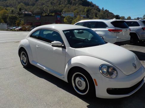 Used 2012 Volkswagen Beetle 2.5 image 5