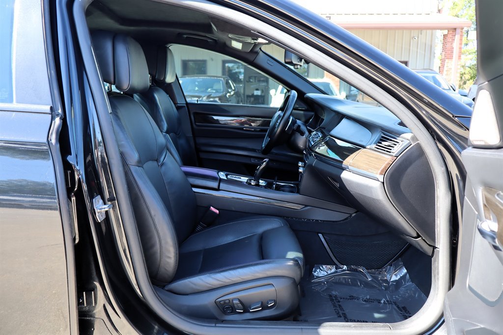 Used 2015 BMW 750Li RWD image 17
