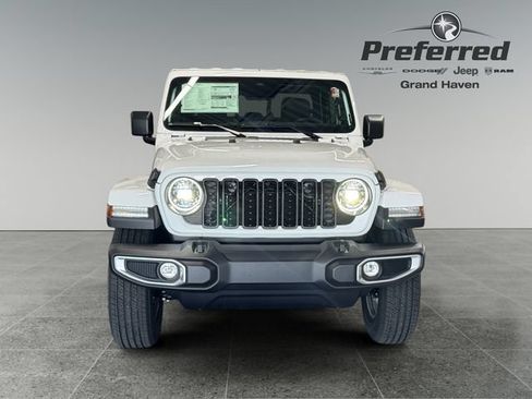 New 2026 Jeep Gladiator Sport AWD/4WD image 13