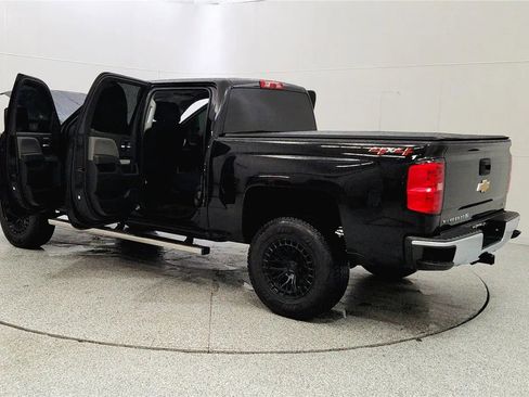 Used 2018 Chevrolet Silverado 1500 LT w/ LT Eassist Package image 11