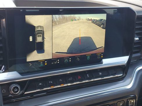 Used 2023 Chevrolet Silverado 1500 High Country w/ Technology Package image 18