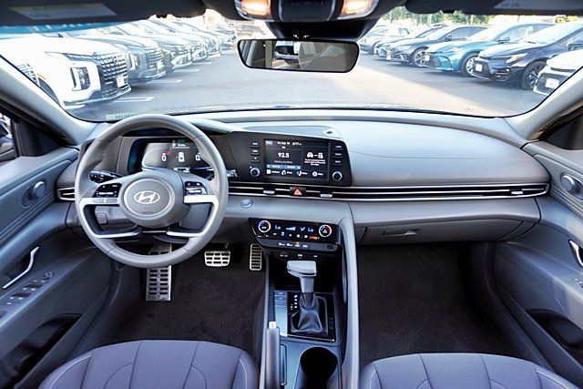 Certified 2026 Hyundai Elantra Sport FWD image 27