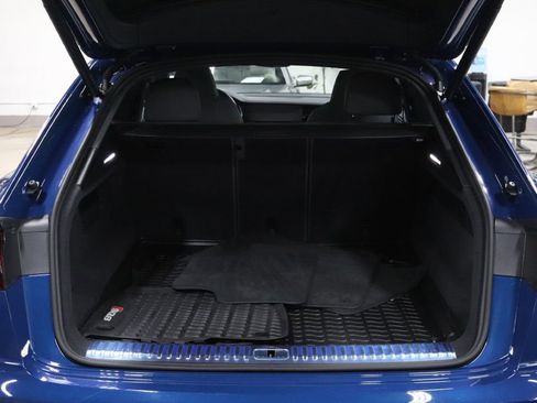 Used 2024 Audi SQ8 Prestige w/ Prestige Package image 16