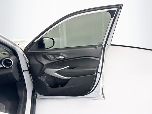 Used 2024 Chevrolet Trax LS FWD image 31