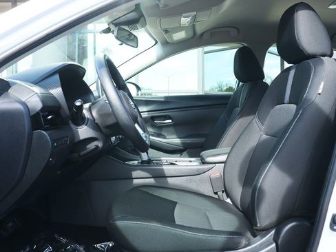 Used 2025 Nissan Sentra SV image 38