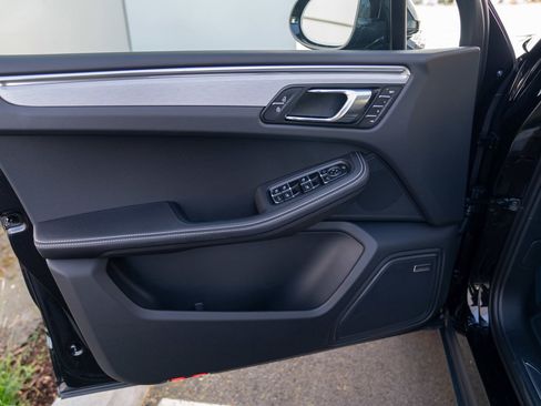 New 2026 Porsche Macan AWD/4WD image 10