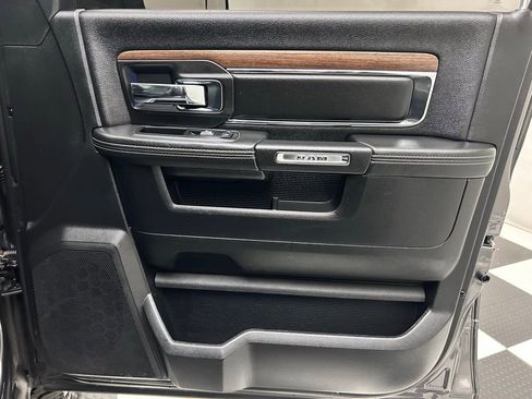 Used 2015 RAM 2500 Laramie w/ Convenience Group image 17
