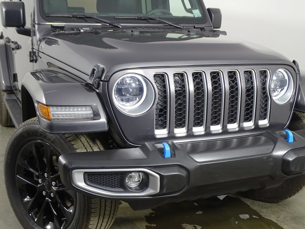 Used 2023 Jeep Wrangler Unlimited Sahara AWD/4WD image 45