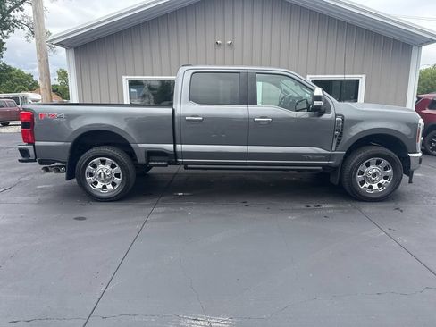 Used 2025 Ford F250 Lariat w/ Lariat Ultimate Package AWD/4WD image 2