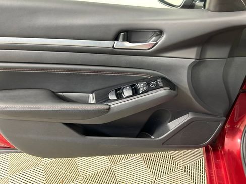 Used 2023 Nissan Altima 2.0 SR image 11