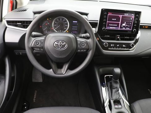 Used 2021 Toyota Corolla LE image 12