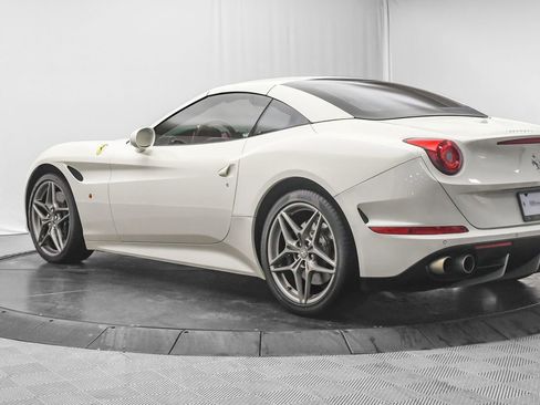 Used 2016 Ferrari California T image 58