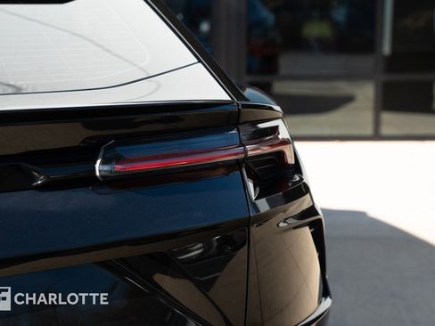 Used 2021 Lamborghini Urus image 15