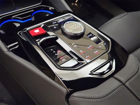 Used 2025 BMW M5 Touring image 39