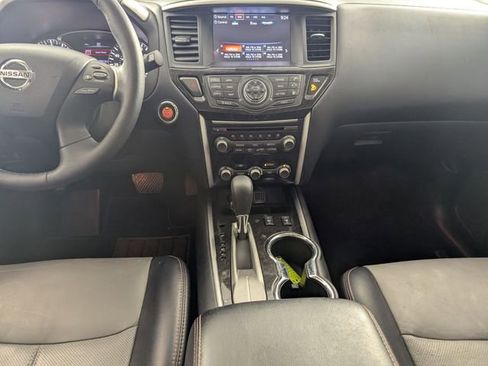 Used 2019 Nissan Pathfinder SL image 26