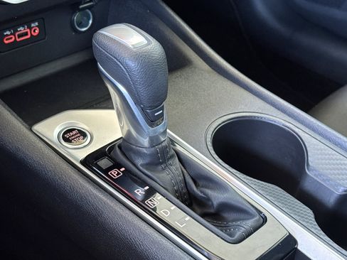 Used 2025 Nissan Altima 2.5 SV image 18