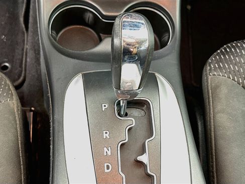 Used 2019 Dodge Journey SE w/ Blacktop Package FWD image 17