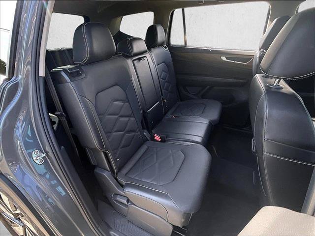 Used 2024 Volkswagen Atlas SE w/ Panoramic Sunroof Package FWD image 29