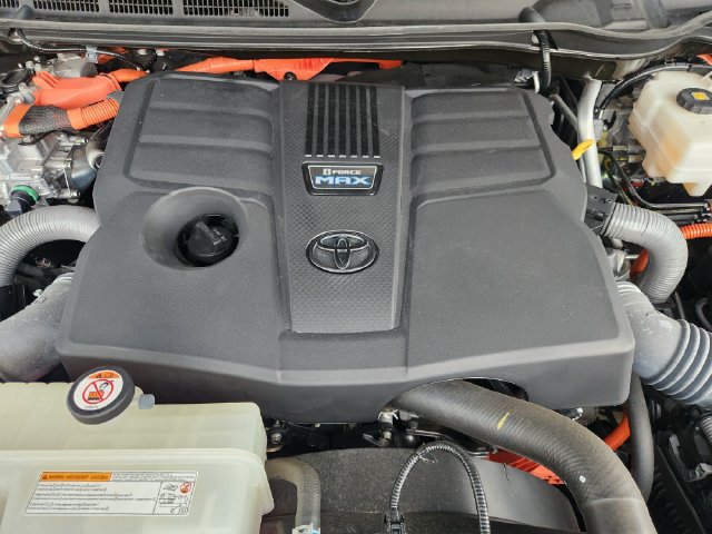 Used 2023 Toyota Sequoia Capstone AWD/4WD image 33