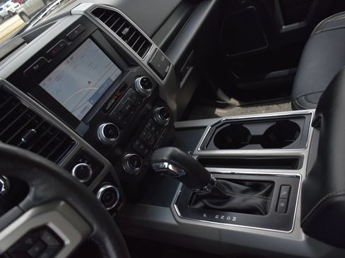 Used 2019 Ford F150 Lariat w/ Equipment Group 502A Luxury AWD/4WD image 24