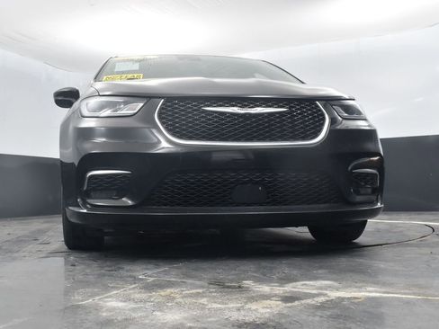 Used 2024 Chrysler Pacifica Limited FWD image 44