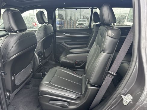 New 2025 Jeep Grand Cherokee L Limited w/ Luxury Tech Group II image 11