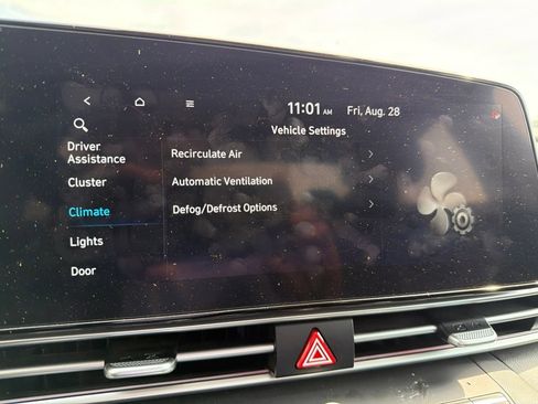 Used 2025 Hyundai Elantra SEL FWD image 38