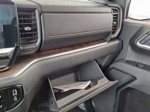 Used 2025 GMC Sierra 1500 SLT RWD image 19