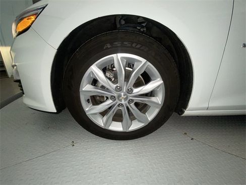 Used 2024 Chevrolet Malibu LT image 10