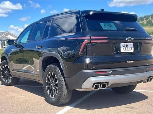Used 2025 Chevrolet Traverse Z71 AWD/4WD image 4