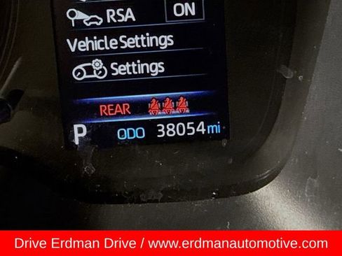 Used 2022 Toyota Corolla LE image 32