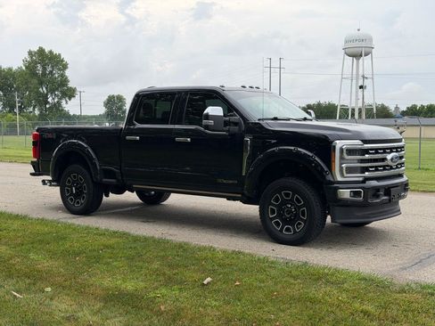 Used 2023 Ford F250 Platinum AWD/4WD image 4