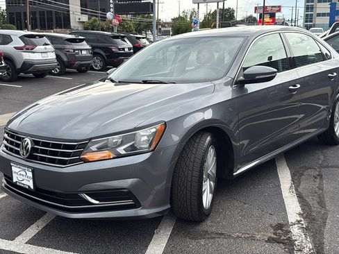 Used 2018 Volkswagen Passat 2.0T SE FWD image 7