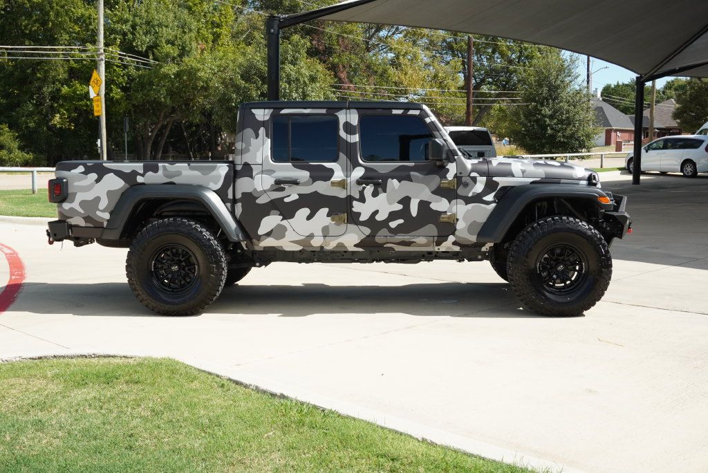 Used 2025 Jeep Gladiator Sport AWD/4WD image 6