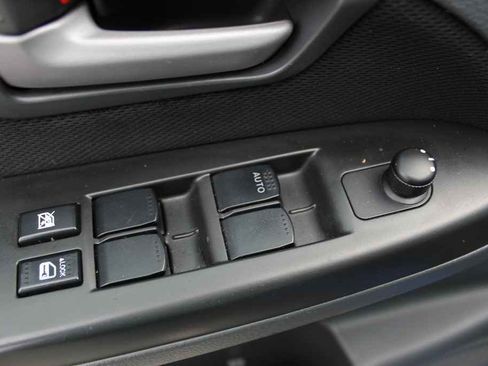 Used 2012 Suzuki SX4 AWD Hatchback image 14