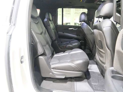 Used 2020 Cadillac Escalade ESV Platinum image 26